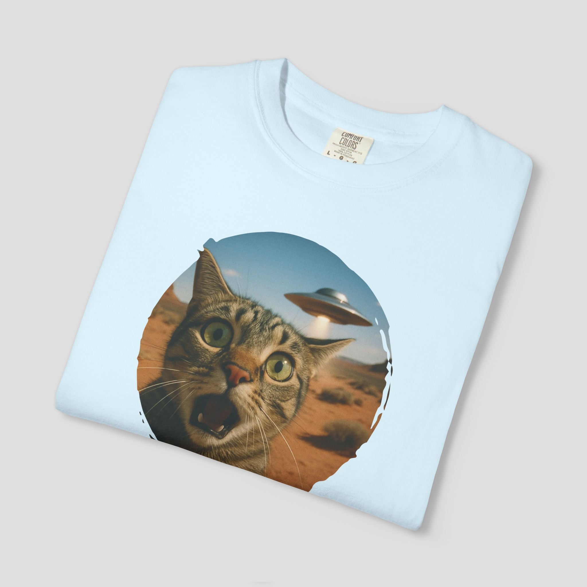 Cat Selfie UFO Funny T-Shirt